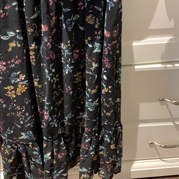 Black ruffled floral dress - Picture 3 of 3